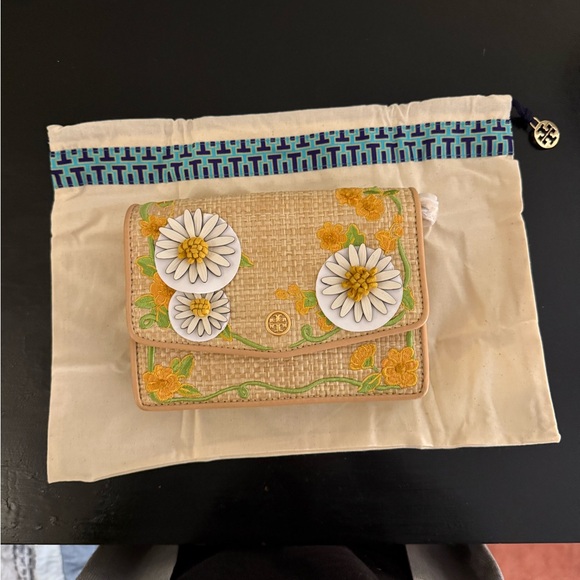 Tory Burch Robinson Embroidered Straw Shoulder Bag - Picture 5 of 5